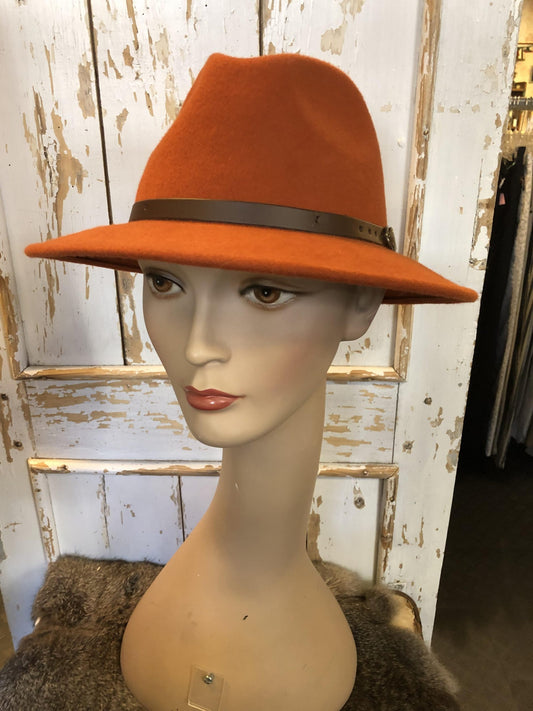 Hoed Terracotta